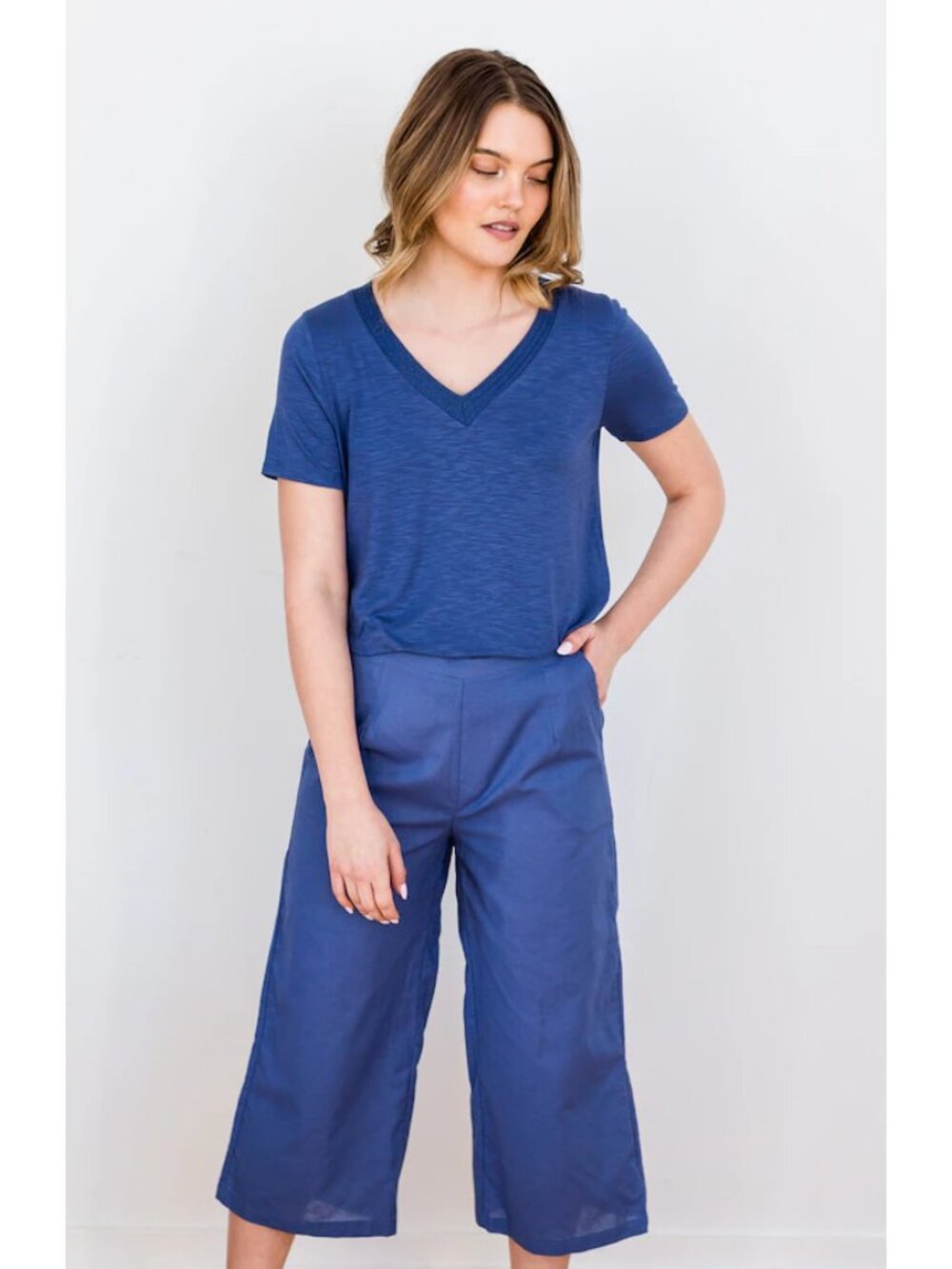 100% Linen NADO Front Pocket Flared Capri Pants   100% Linen Blue Size XL NWT